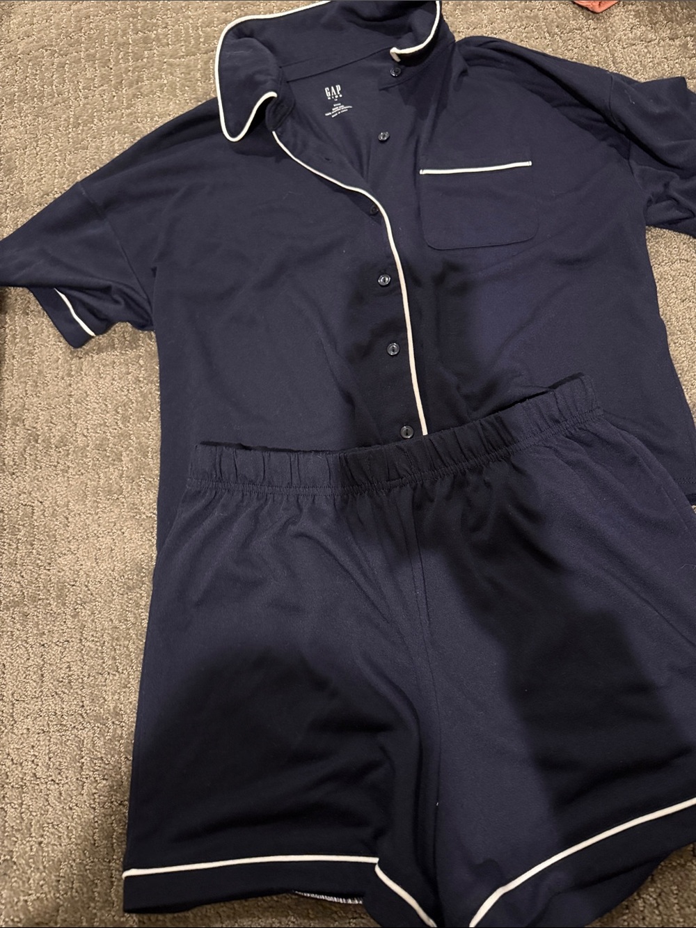 Like New gap two piece pajamas